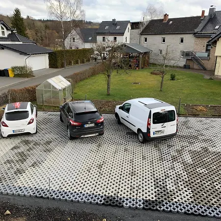 House Gdl Nurburgring Πανσιόν